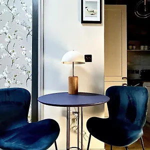  Apartment Central Stylish Studio